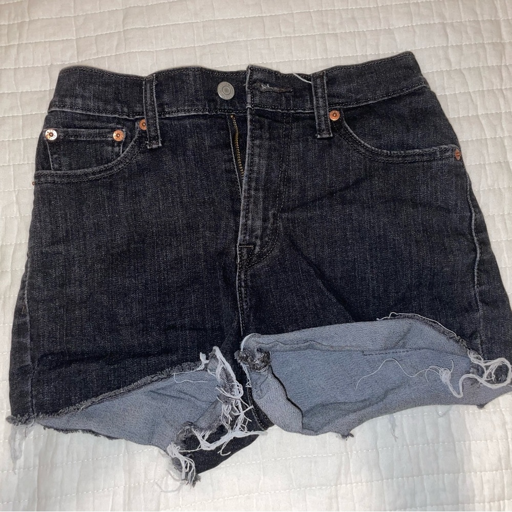 Black Levi’s Jean Shorts